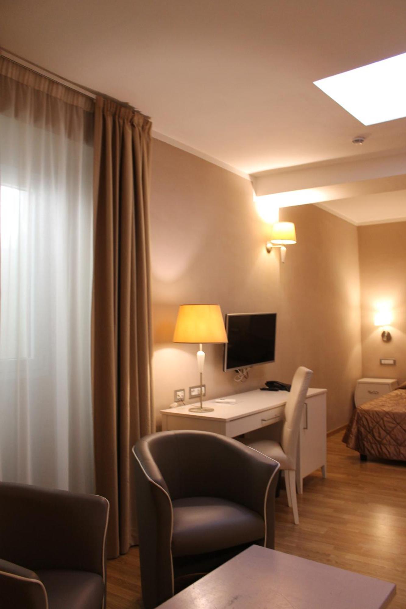 Hotel Centrale Olbia Ngoại thất bức ảnh