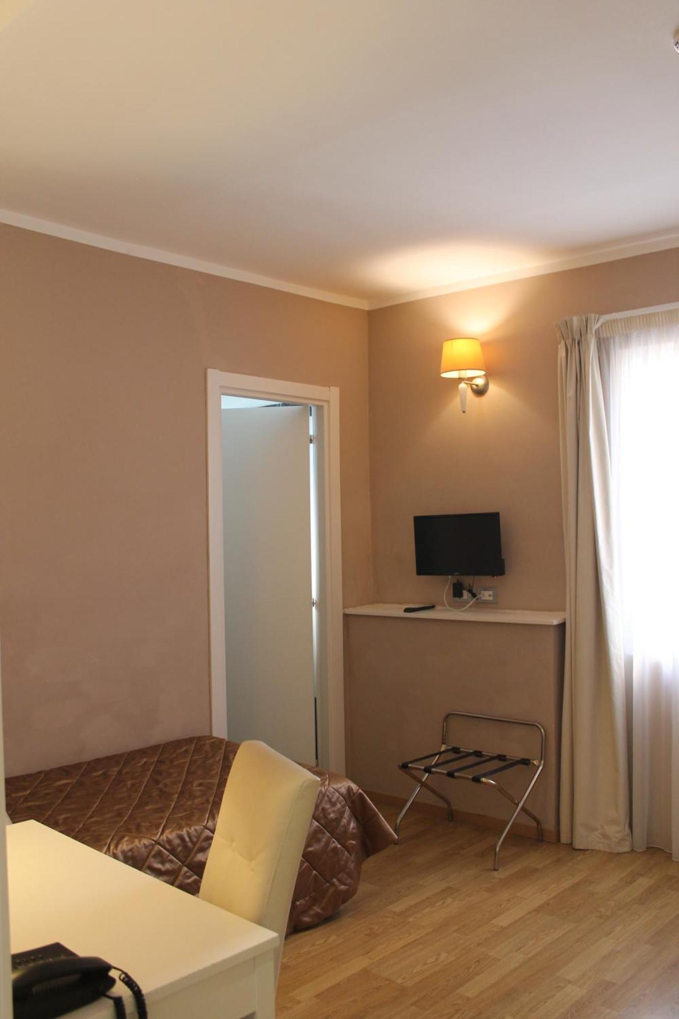 Hotel Centrale Olbia Ngoại thất bức ảnh