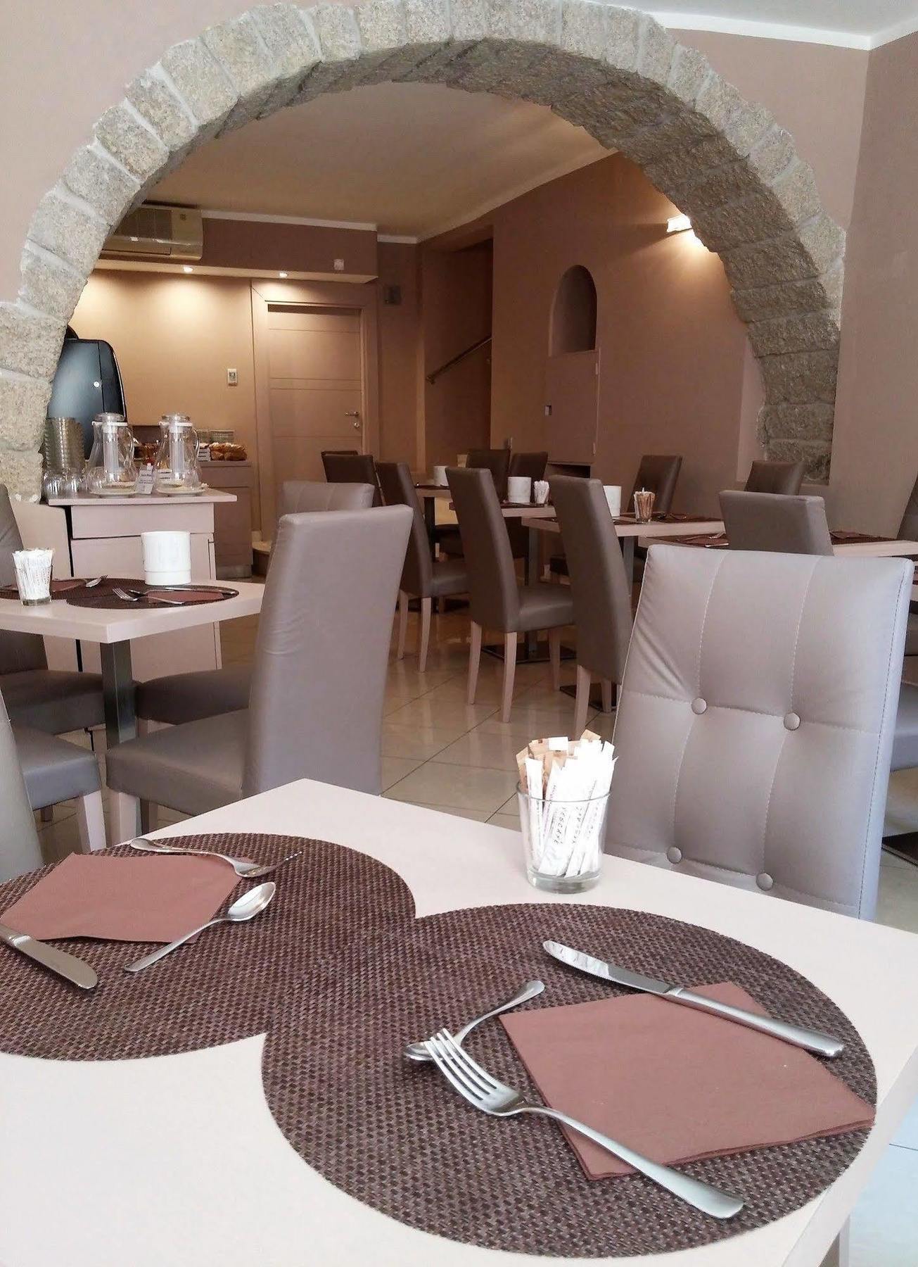 Hotel Centrale Olbia Ngoại thất bức ảnh
